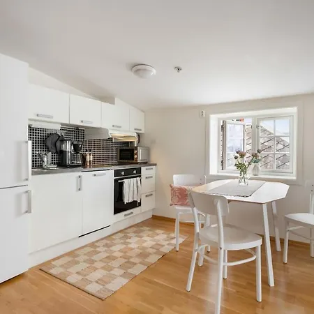 Fjord View By The Canal, Centre, Sleeps 4 Appartamento *
